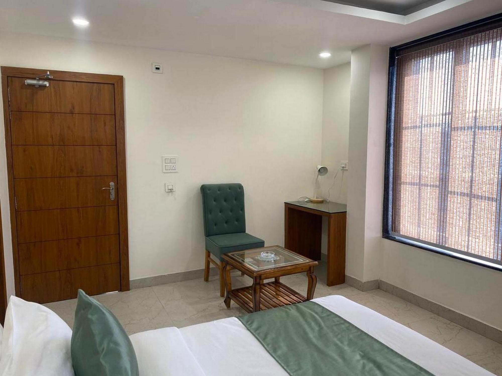 Hotel Eleven Heights 博帕尔 外观 照片