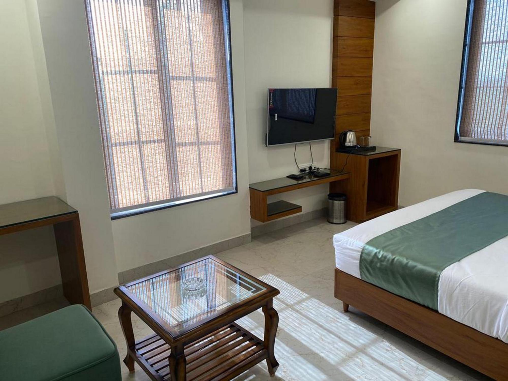 Hotel Eleven Heights 博帕尔 外观 照片