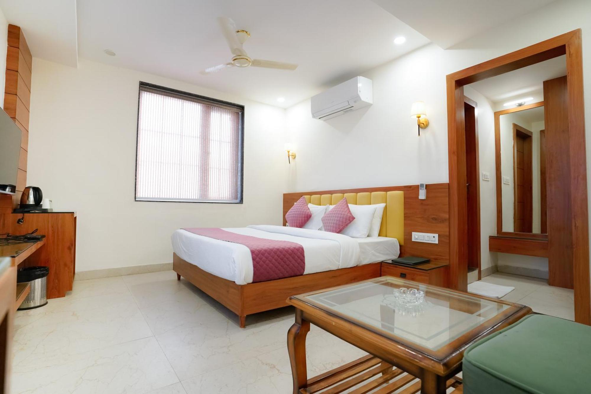 Hotel Eleven Heights 博帕尔 外观 照片