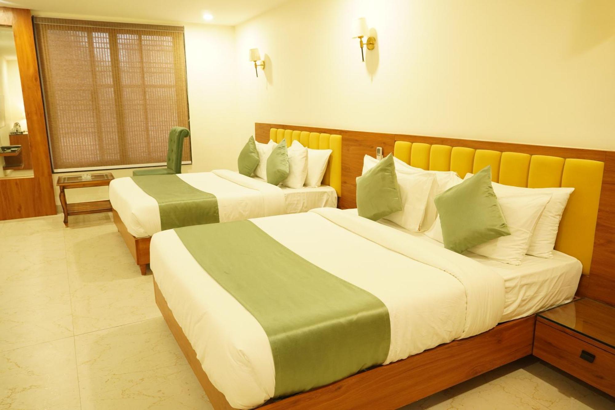 Hotel Eleven Heights 博帕尔 外观 照片