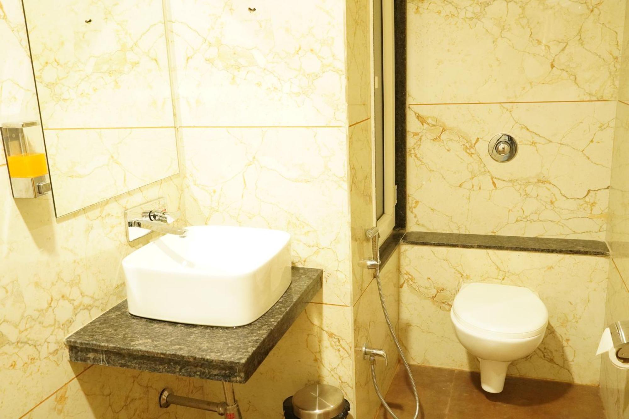 Hotel Eleven Heights 博帕尔 外观 照片