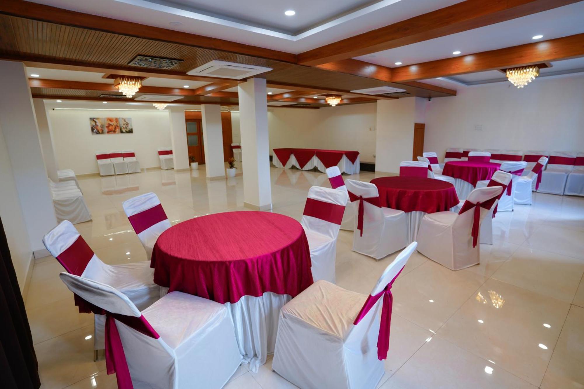 Hotel Eleven Heights 博帕尔 外观 照片