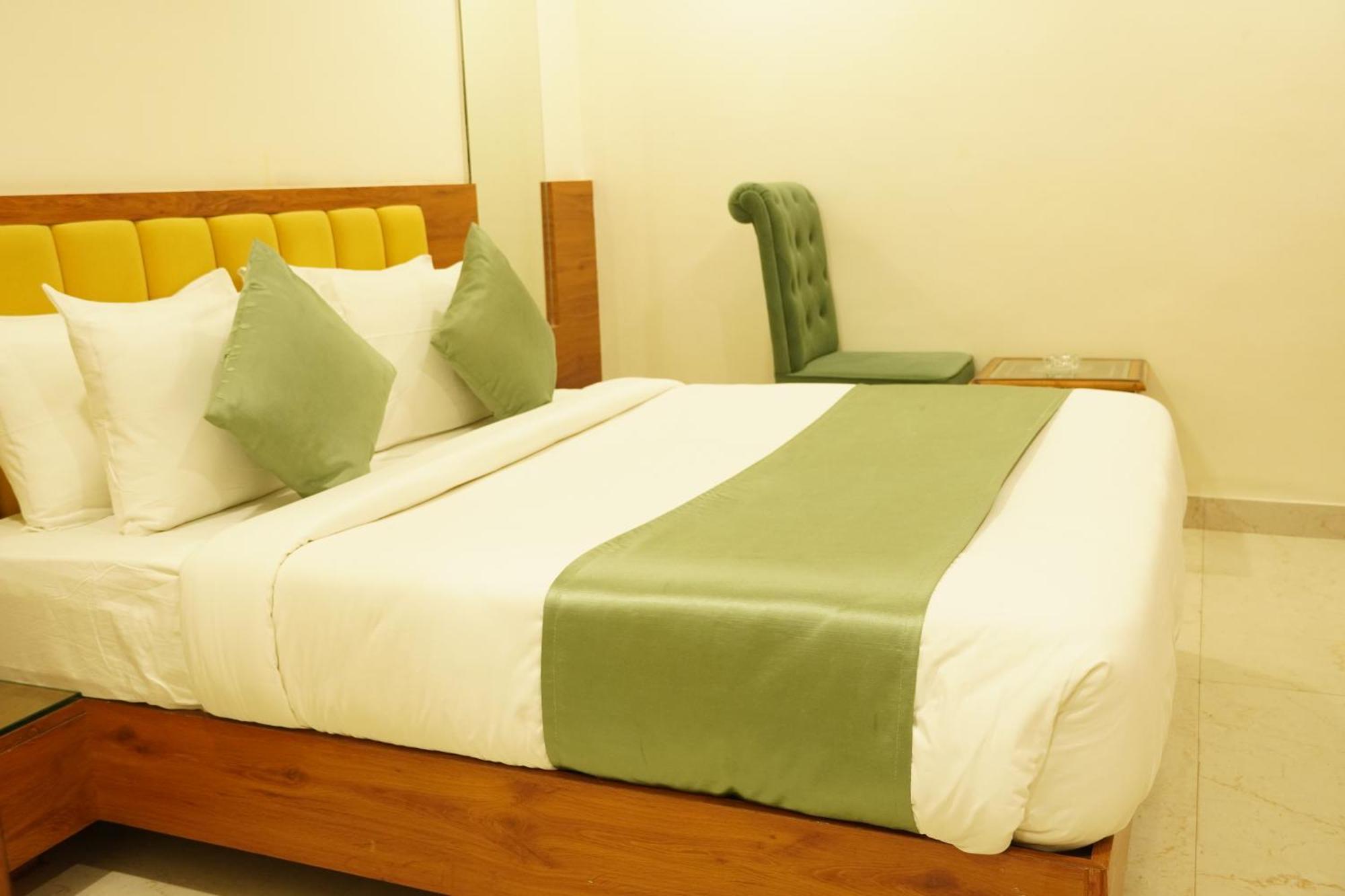 Hotel Eleven Heights 博帕尔 外观 照片