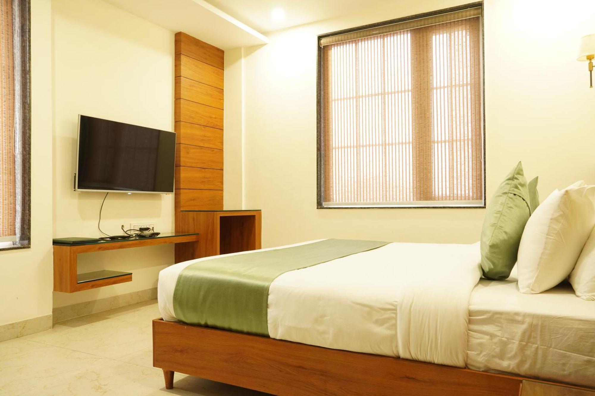 Hotel Eleven Heights 博帕尔 外观 照片
