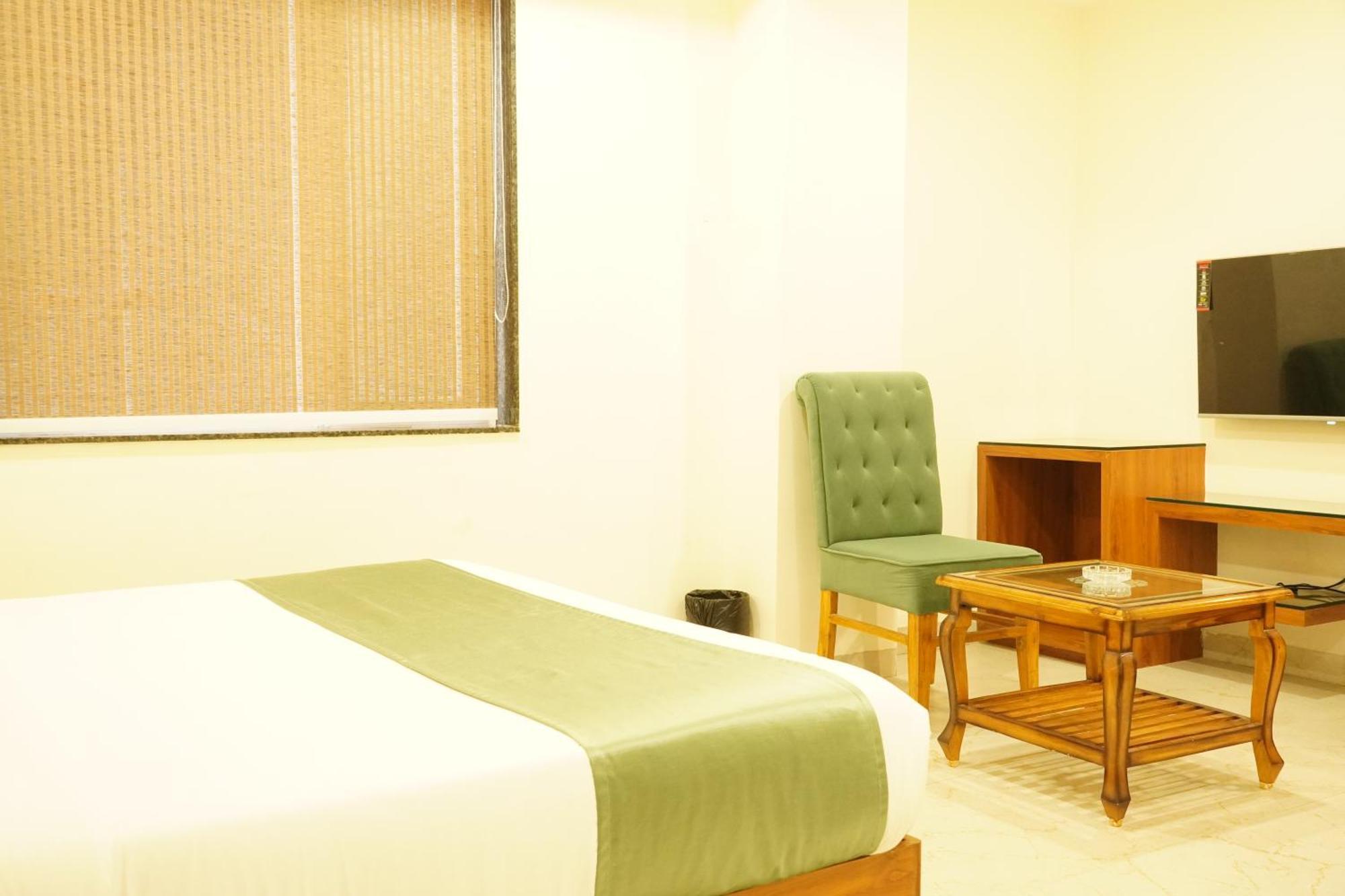 Hotel Eleven Heights 博帕尔 外观 照片