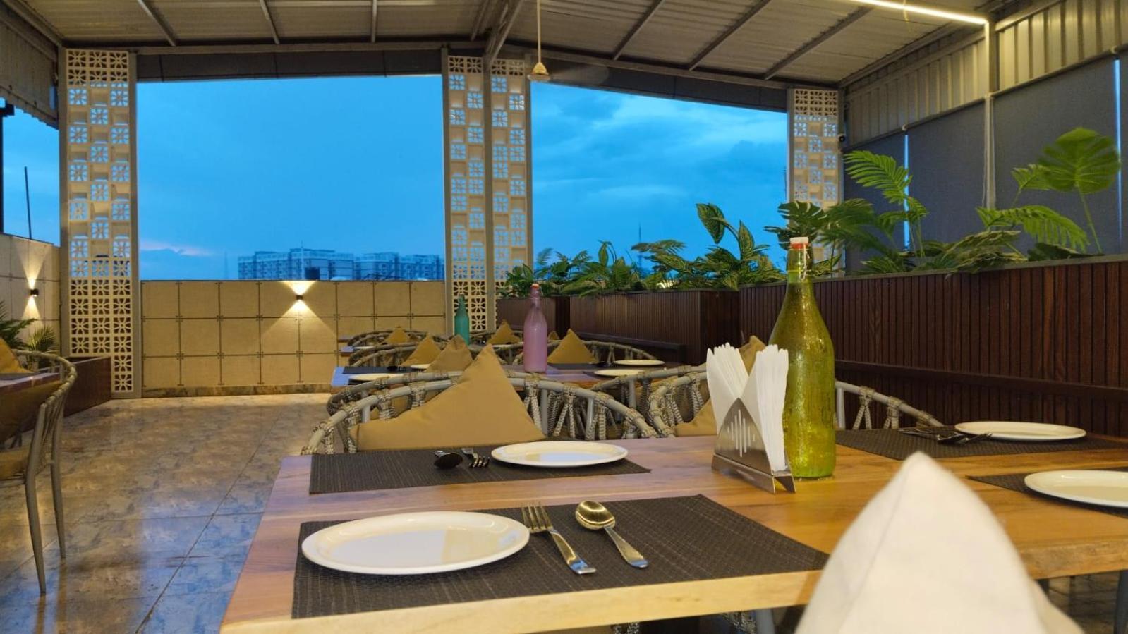 Hotel Eleven Heights 博帕尔 外观 照片