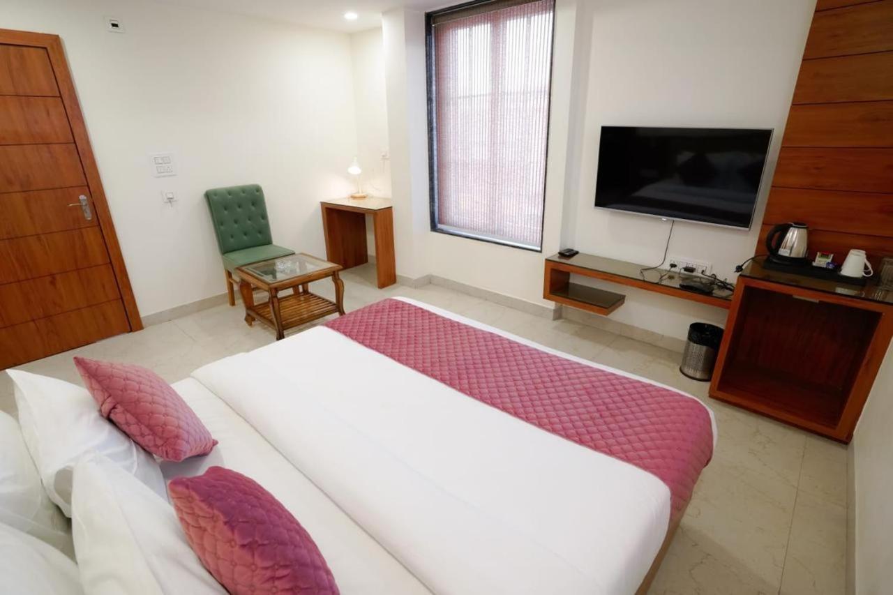 Hotel Eleven Heights 博帕尔 外观 照片